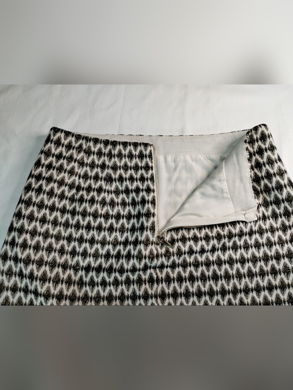 LOFT Gold and White Geo Pattern Mini Skirt - Picture 6 of 9